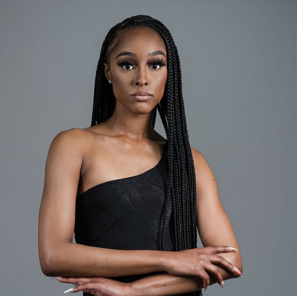 Meet your Posher, Mia